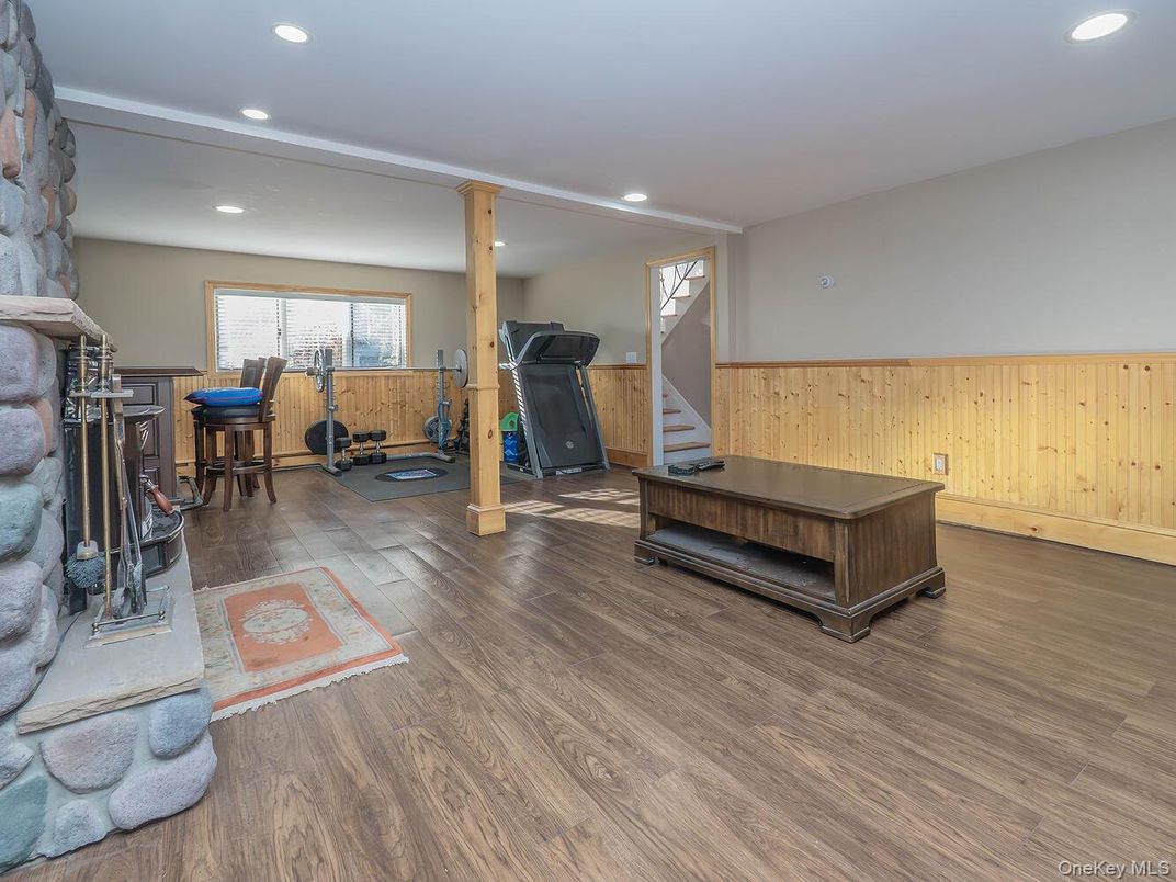 Fitness Equipment, Interior, Recessed Lighting, Wood Texture Flooring