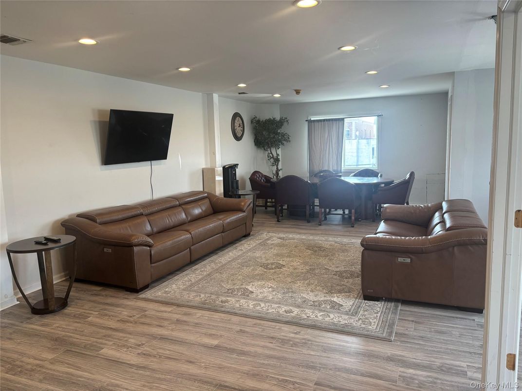 DE Listing image placeholder