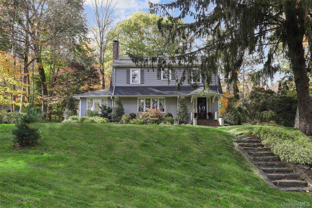 Backyard, Exterior, Facade, American Foursquare