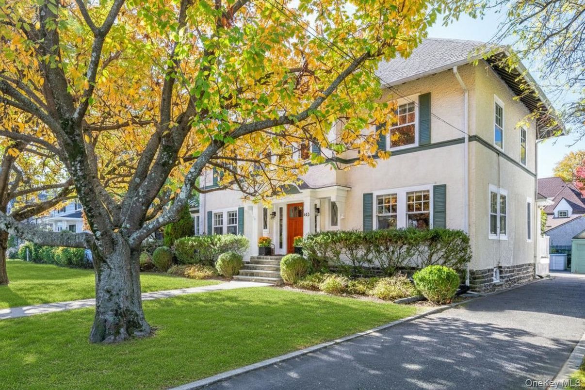 Exterior, Facade, French Provincial