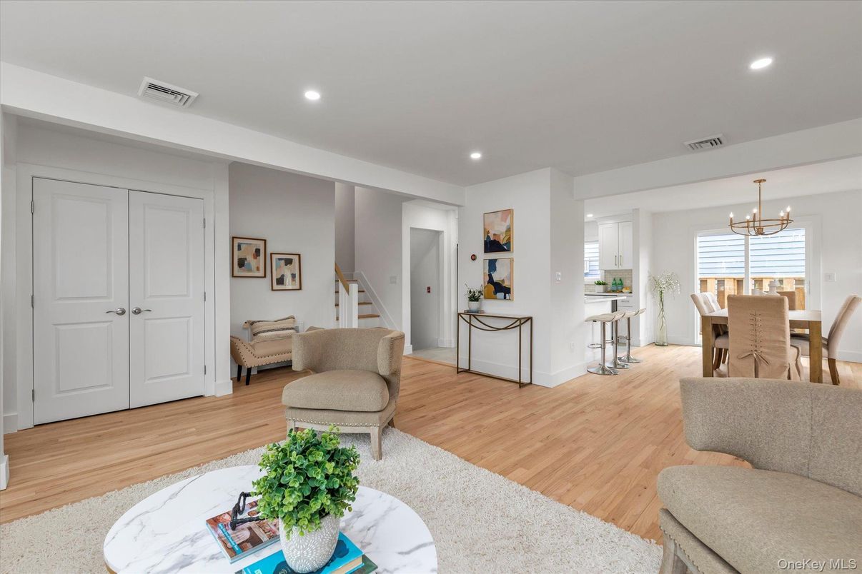 Chandelier, Dining room, Interior, Recessed Lighting, Wood Texture Flooring