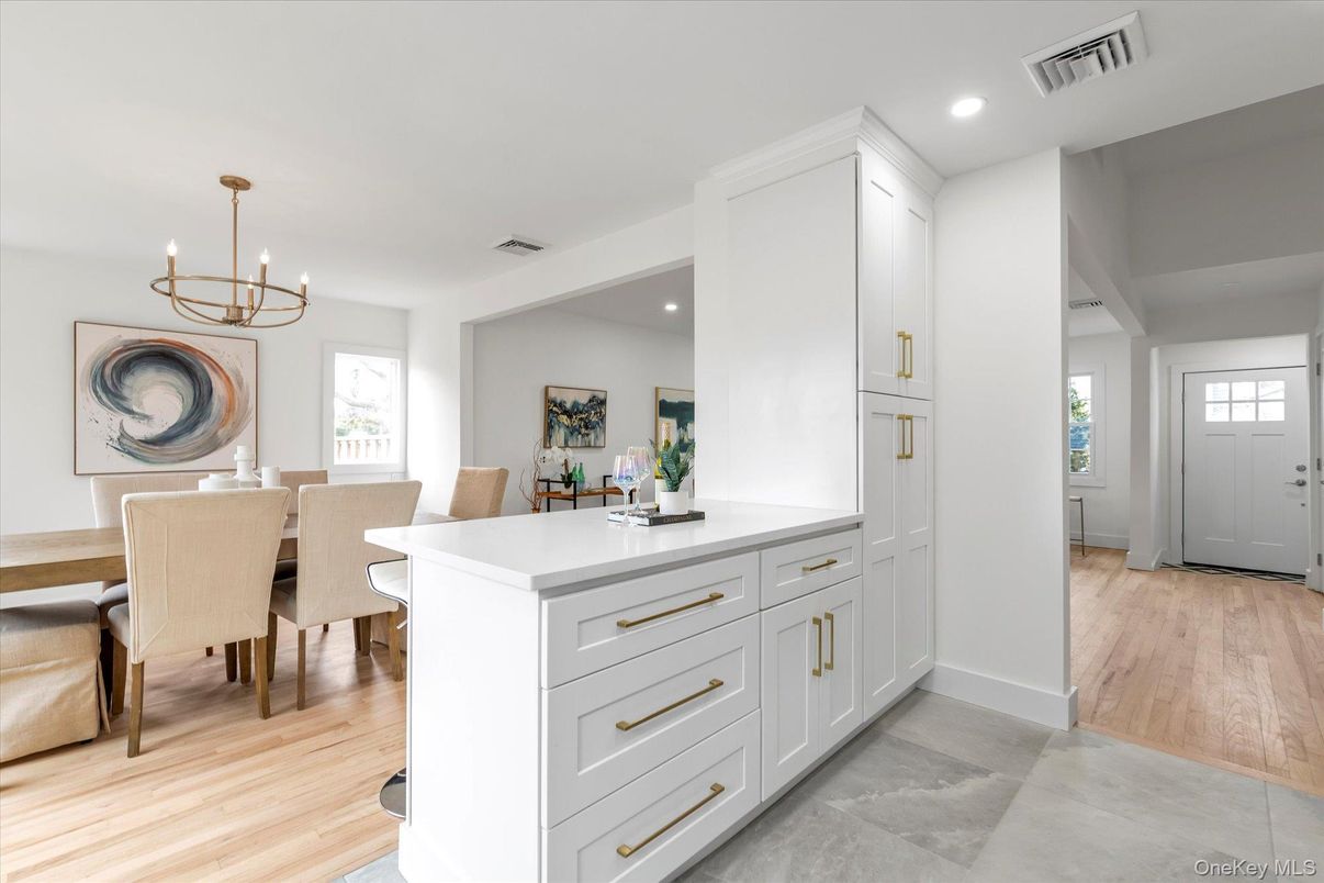 Chandelier, Dining room, Interior, Recessed Lighting, Wood Texture Flooring