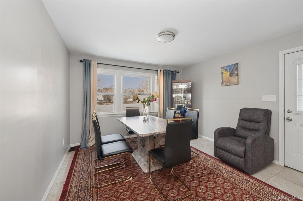 Dining room, Interior