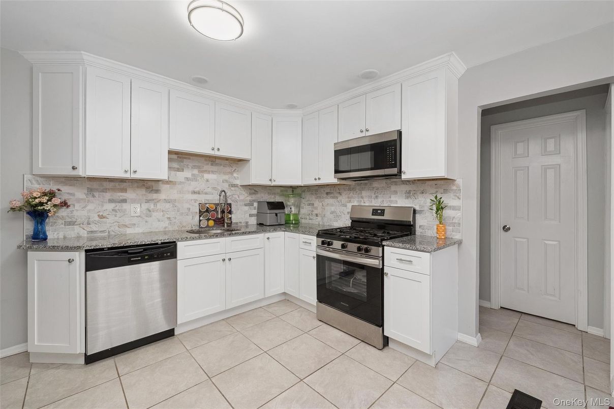 Interior, Kitchen, Stainless Steel Appliances