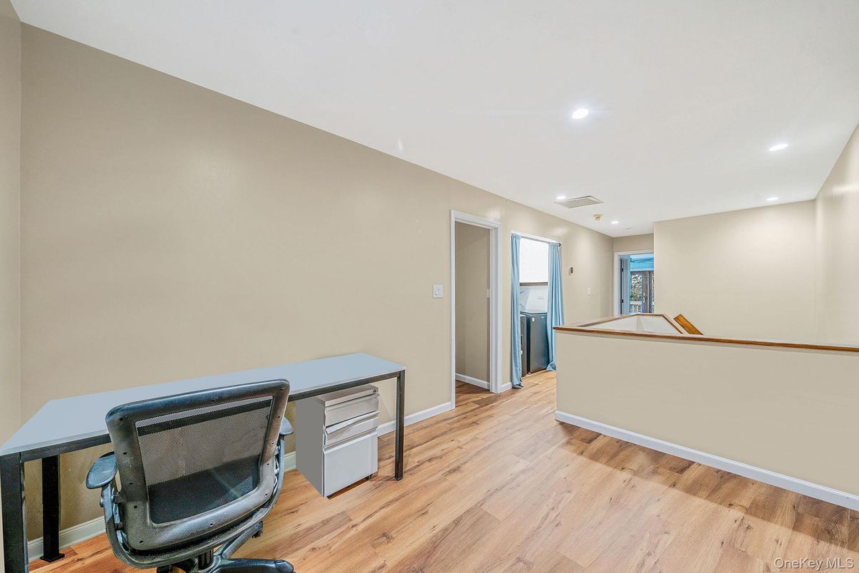 Home Office, Interior, Recessed Lighting, Wood Texture Flooring