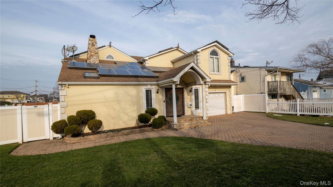 Attached, Exterior, Facade, Solar Panels, Cape Cod