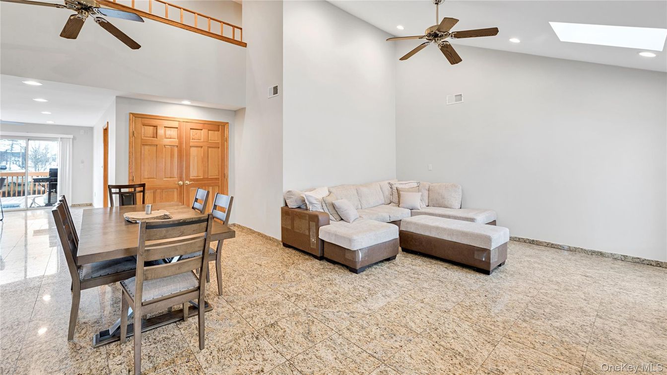 Dining room, Interior, Living room, Recessed Lighting