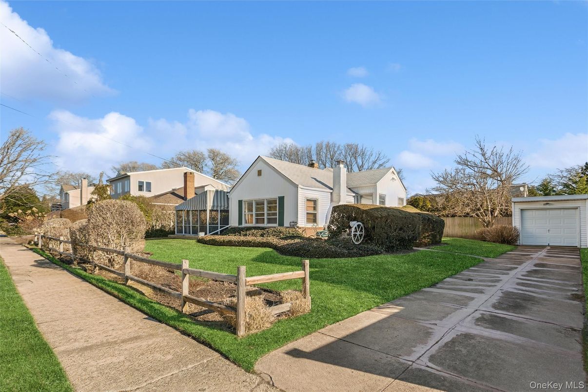 Backyard, Detached Garage, Exterior