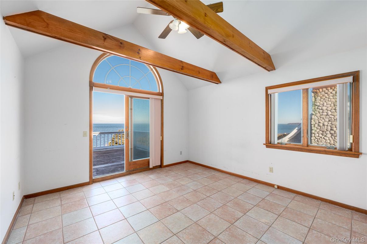 Empty room, Interior, Water, Wooden Beams