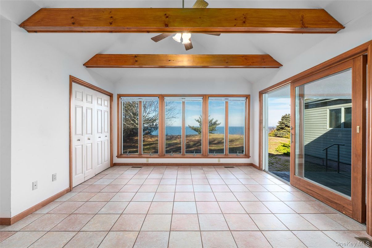 Empty room, Interior, Water, Wooden Beams