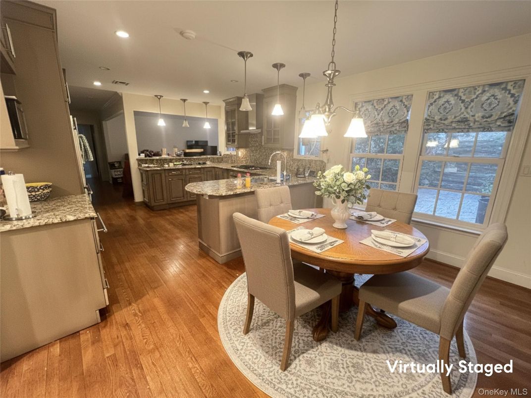 Dining room, Interior, Kitchen, Pendant Lights, Recessed Lighting, Wood Texture Flooring