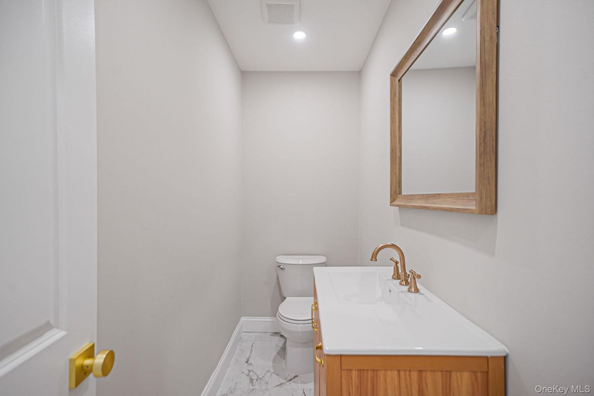 Bathroom, Interior, Marble, Recessed Lighting
