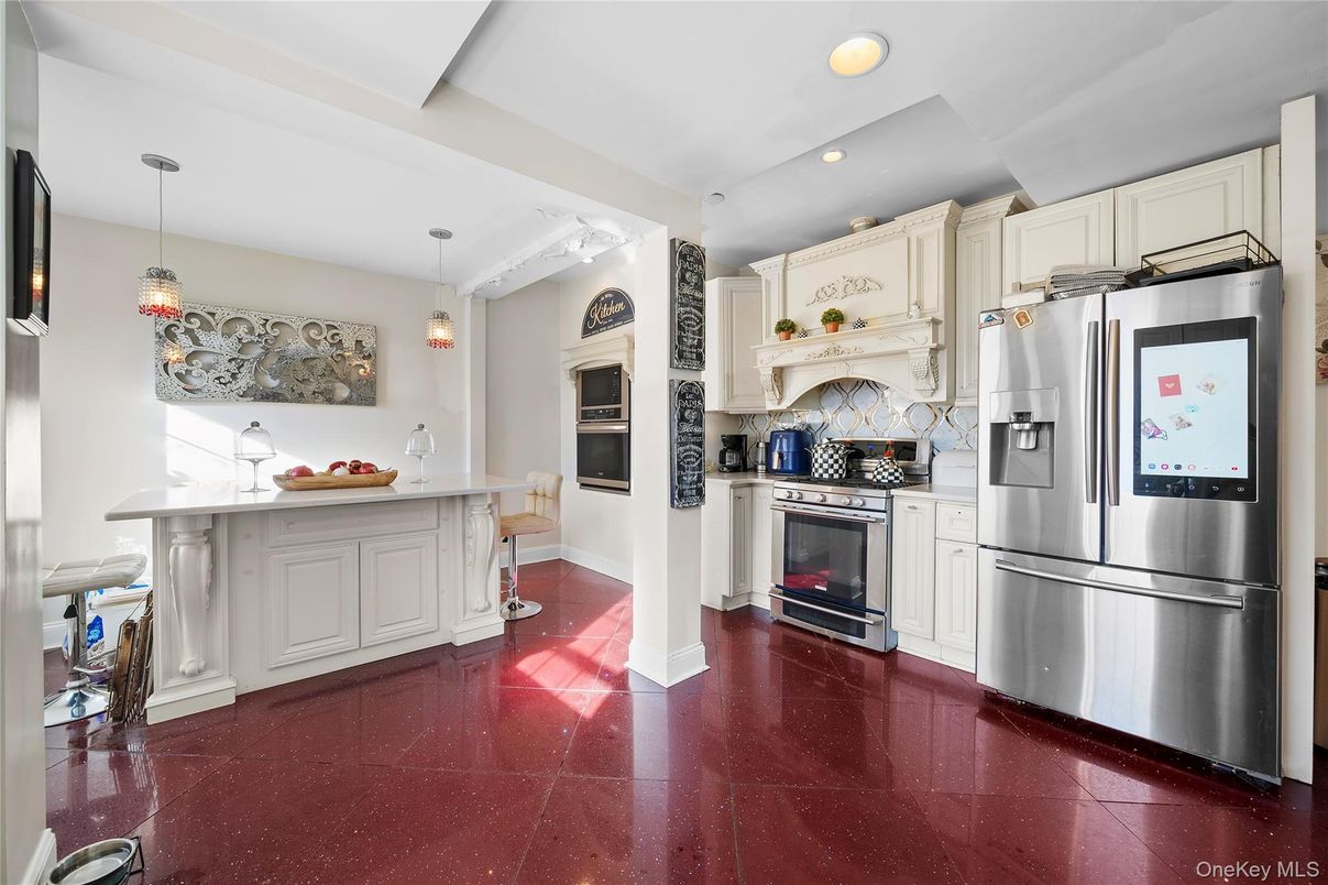 Interior, Kitchen, Pendant Lights, Recessed Lighting, Stainless Steel Appliances