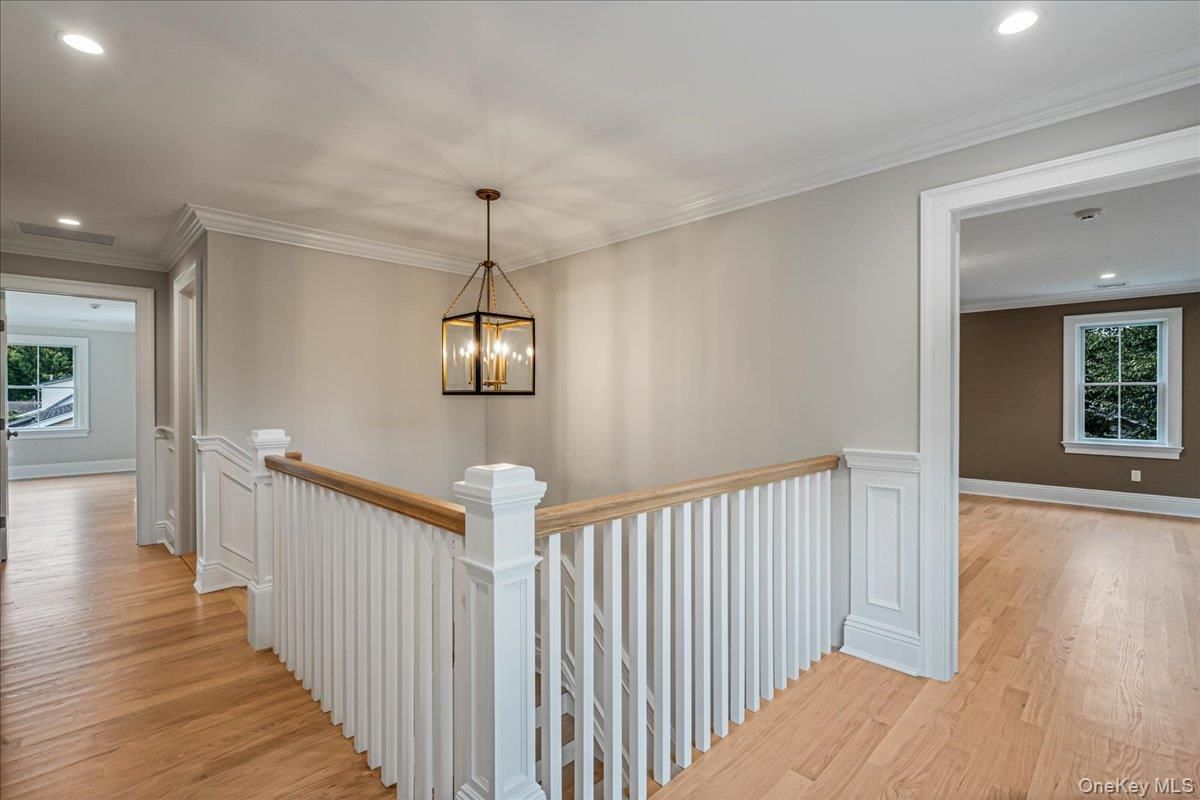 Interior, Pendant Lights, Recessed Lighting, Wood Texture Flooring
