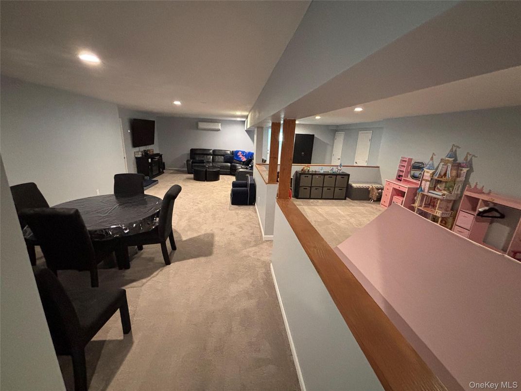 Dining room, Interior, Recessed Lighting