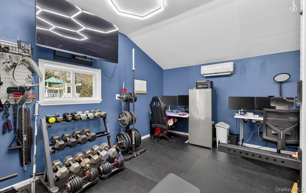 Fitness Equipment, Interior, Recessed Lighting