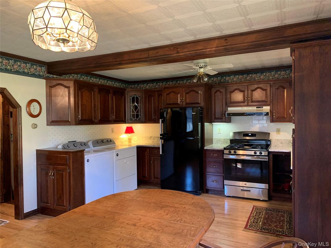 Interior, Kitchen, Washer, Wood Texture Flooring
