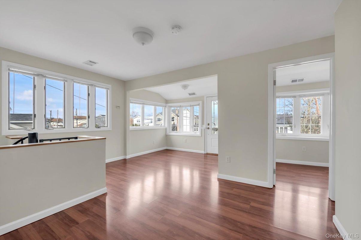 Empty room, Interior, Water, Wood Texture Flooring
