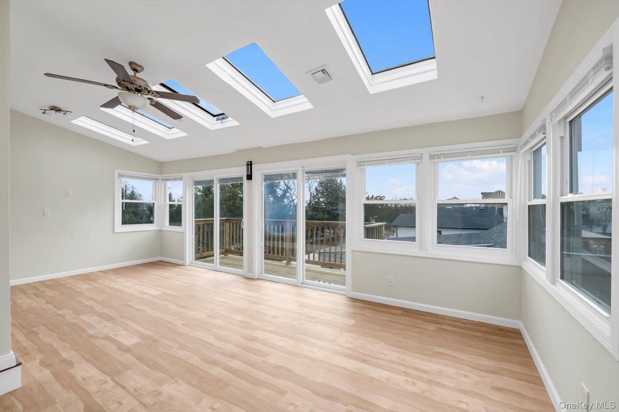 Empty room, Glass Ceilings, Interior, Sun Room, Wood Texture Flooring