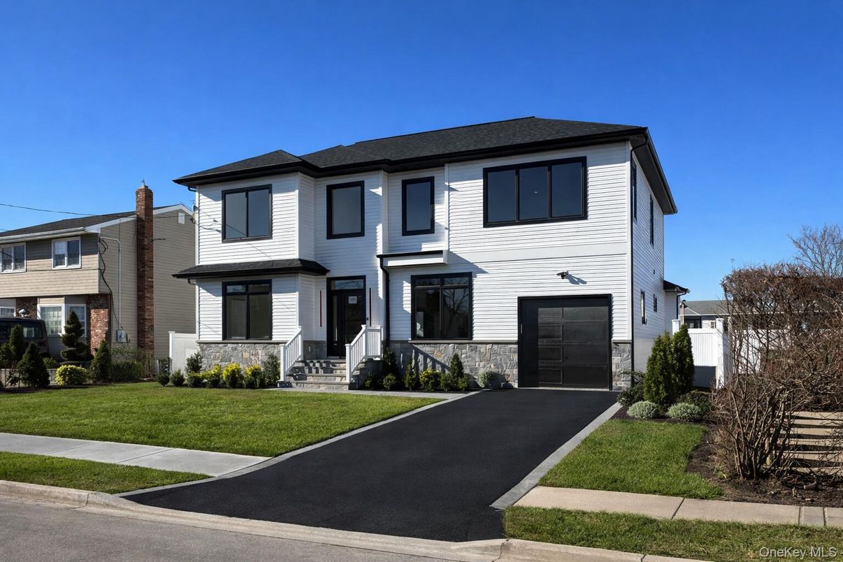 Attached, Exterior, Facade, Georgian