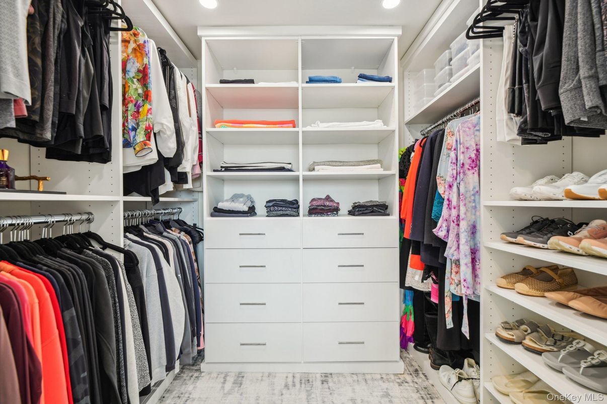 Interior, Recessed Lighting, Walk-in Closets