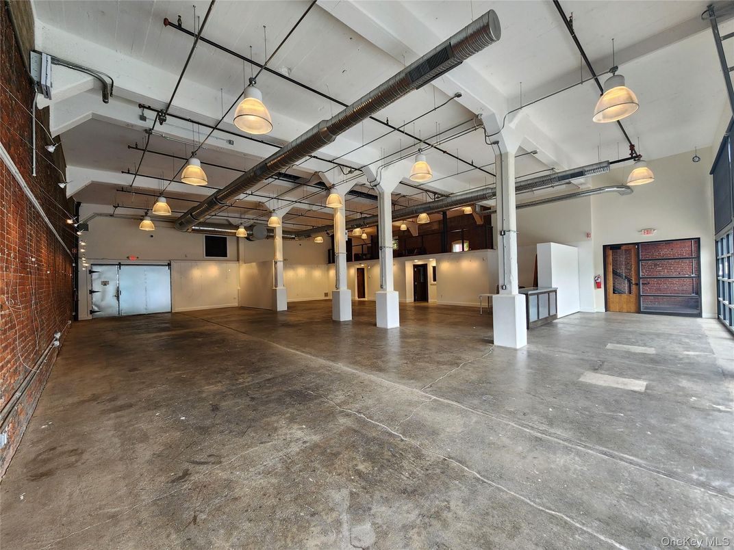 Garage, Interior, Stone Walls