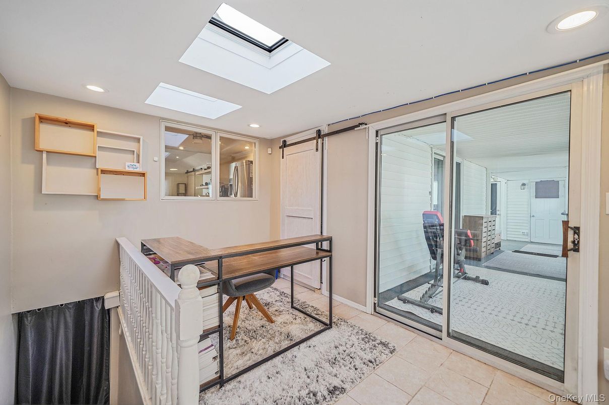 Fitness Equipment, Interior, Recessed Lighting