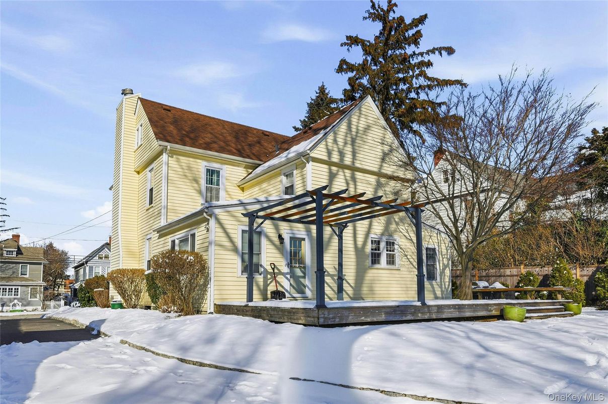 Exterior, Facade, Tudor Revival