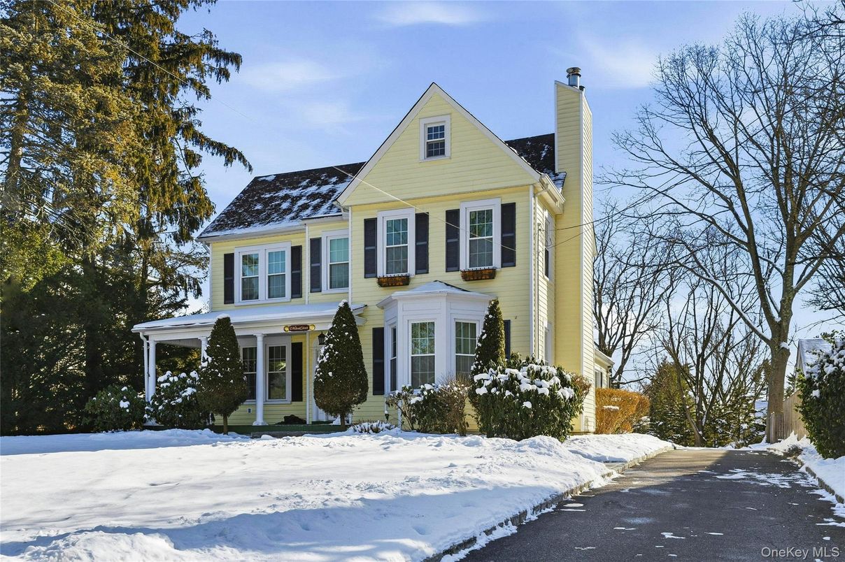 Exterior, Facade, Georgian