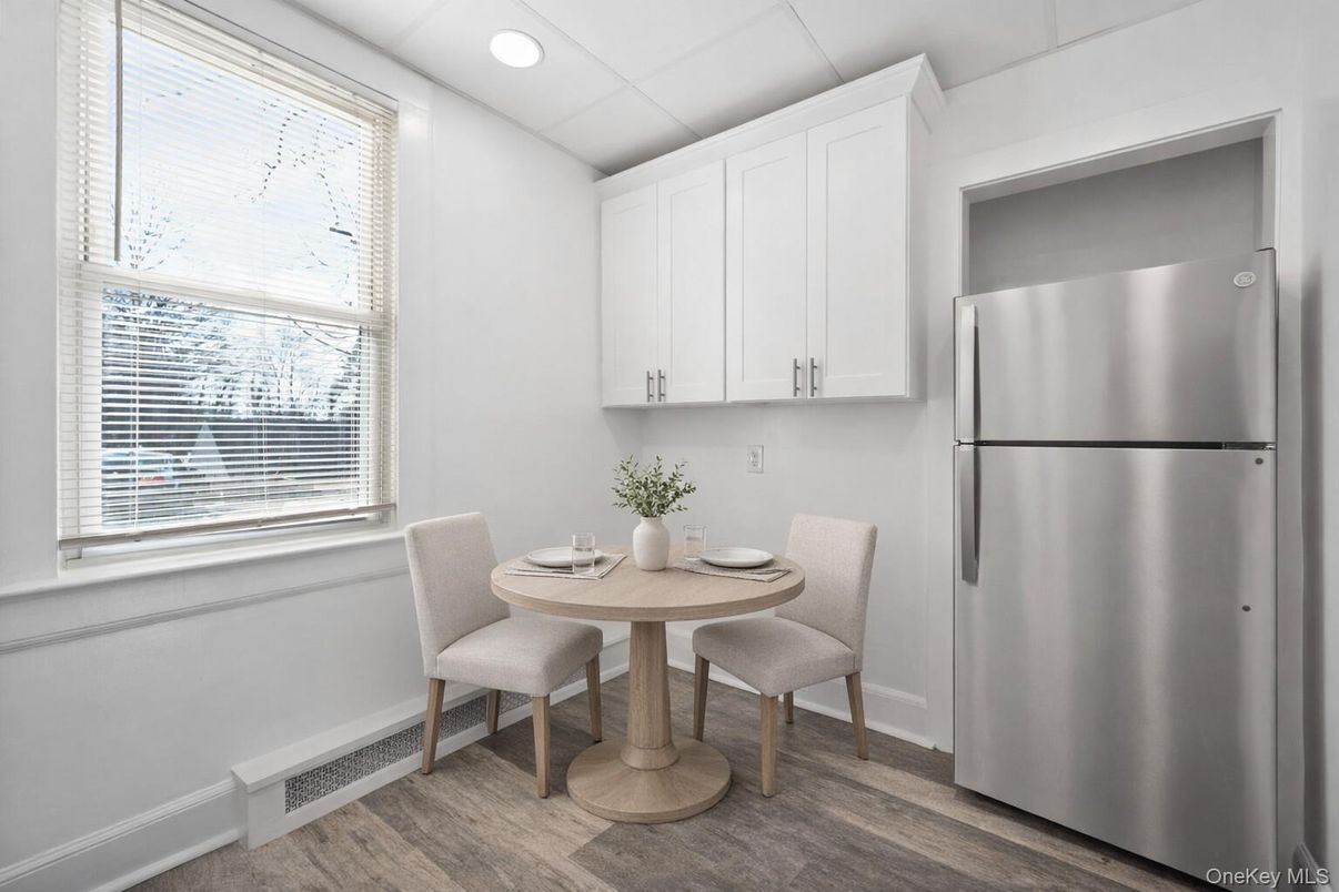 Dining room, Interior, Kitchen, Recessed Lighting, Stainless Steel Appliances, Wood Texture Flooring