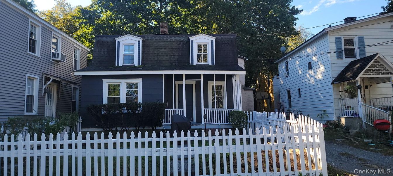 Exterior, Facade, Cape Cod