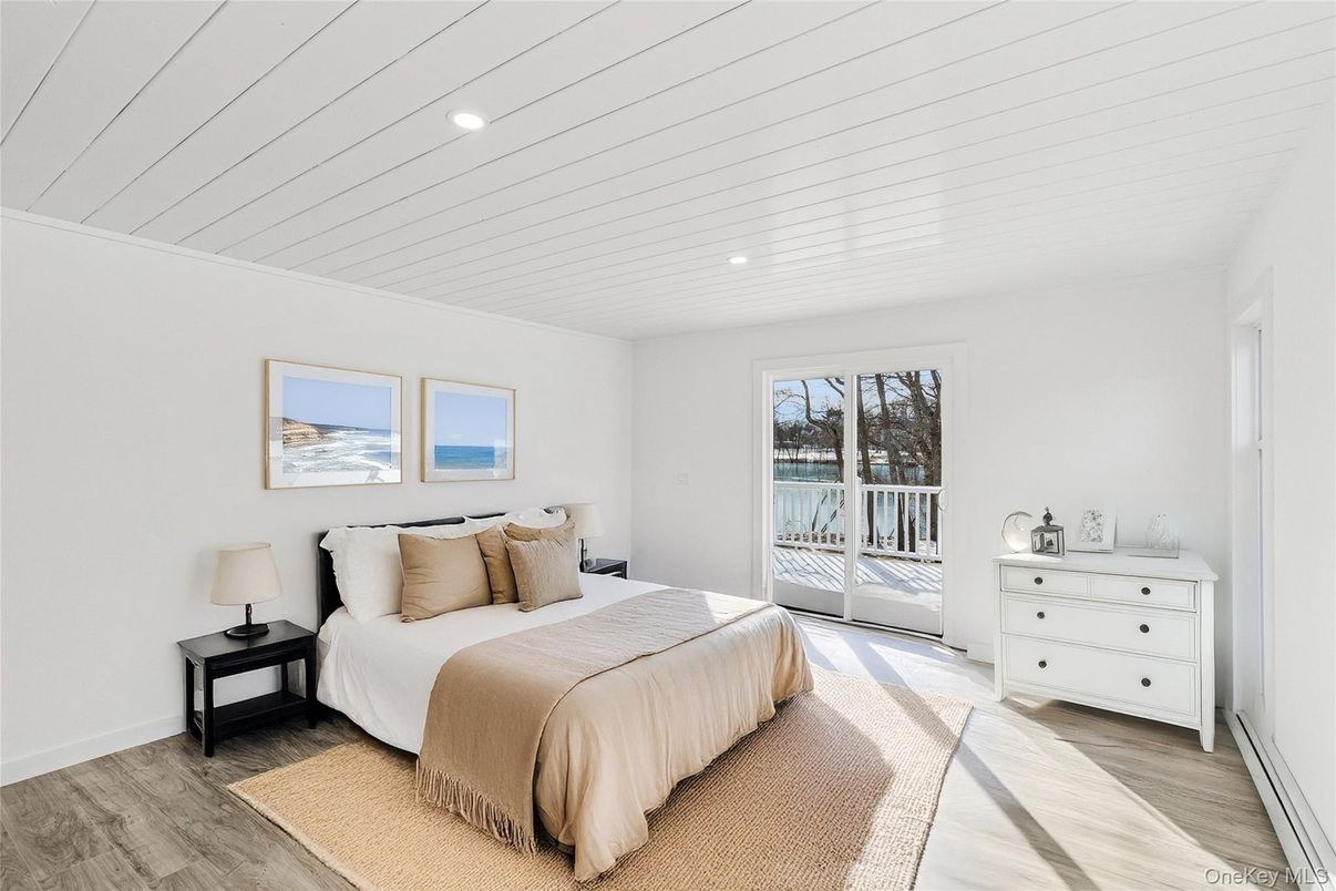 Bedroom, Interior, Recessed Lighting, Water, Wood Texture Flooring