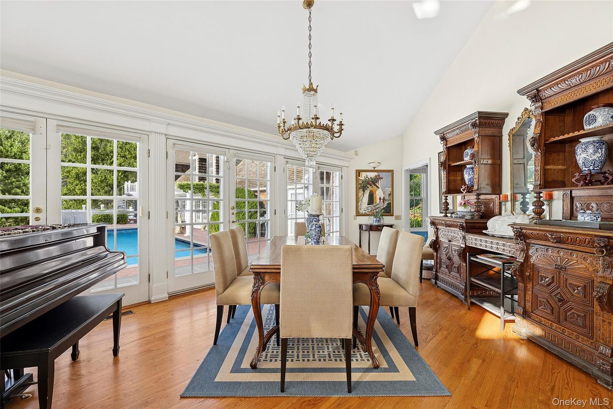 Chandelier, Dining room, Interior, Piano, Wood Texture Flooring