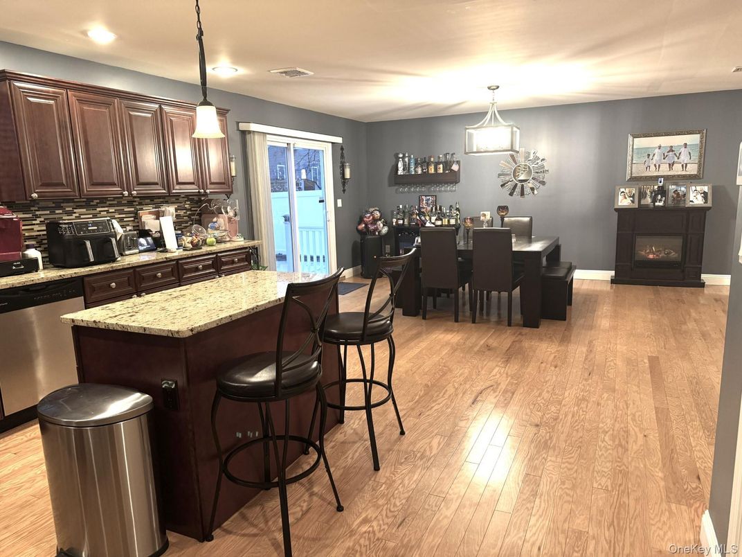 Dining room, Interior, Kitchen, Pendant Lights, Recessed Lighting, Wood Texture Flooring