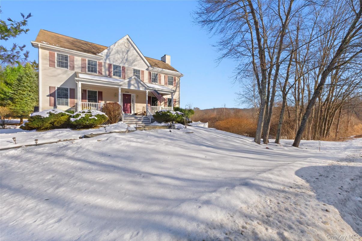 Backyard, Exterior, Facade, Queen Anne Victorian
