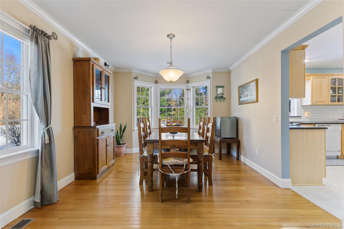 Dining room, Interior, Kitchen, Pendant Lights, Wood Texture Flooring