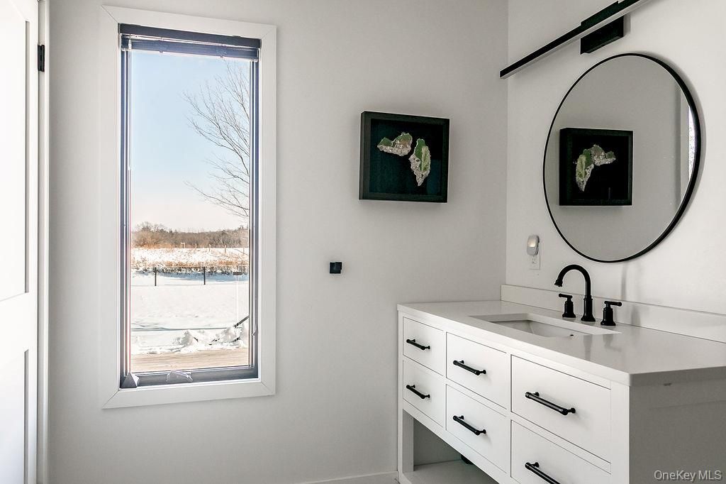Bathroom, Dual Sink Vanities, Interior, Water