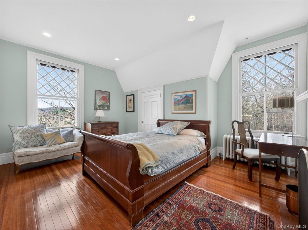 Bedroom, Home Office, Interior, Recessed Lighting, Wood Texture Flooring