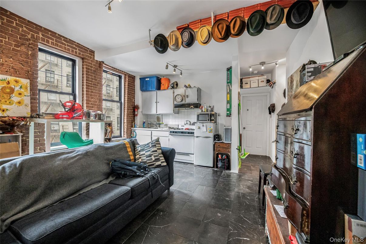 Interior, Kitchen, Stone Walls, Washer