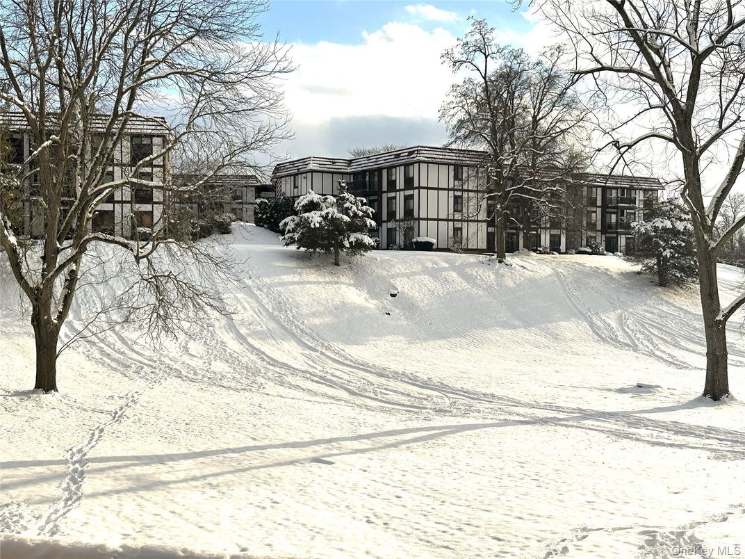 Exterior, Facade, Log Home