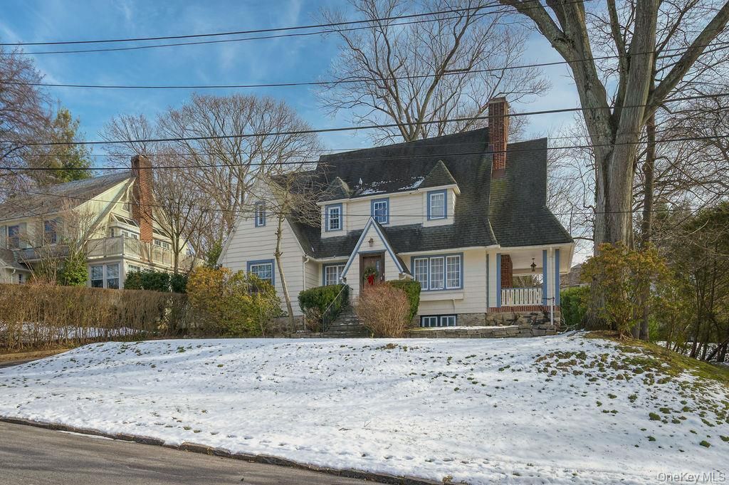 Exterior, Facade, Cape Cod