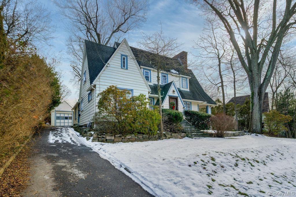 Backyard, Exterior, Facade, Queen Anne Victorian