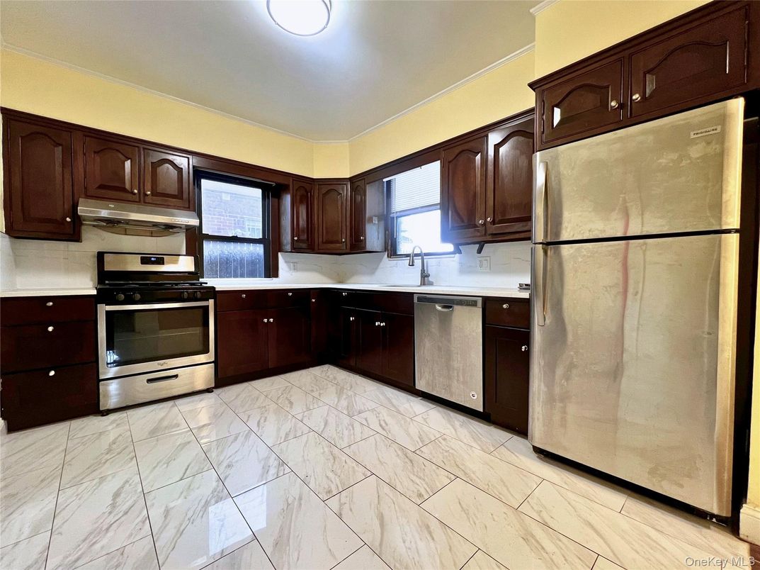 Interior, Kitchen, Marble, Stainless Steel Appliances