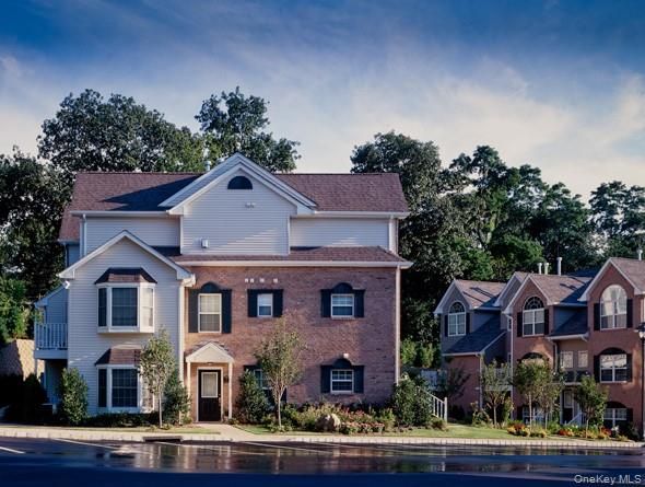 Exterior, Facade, Brick Facade, Rowhouse