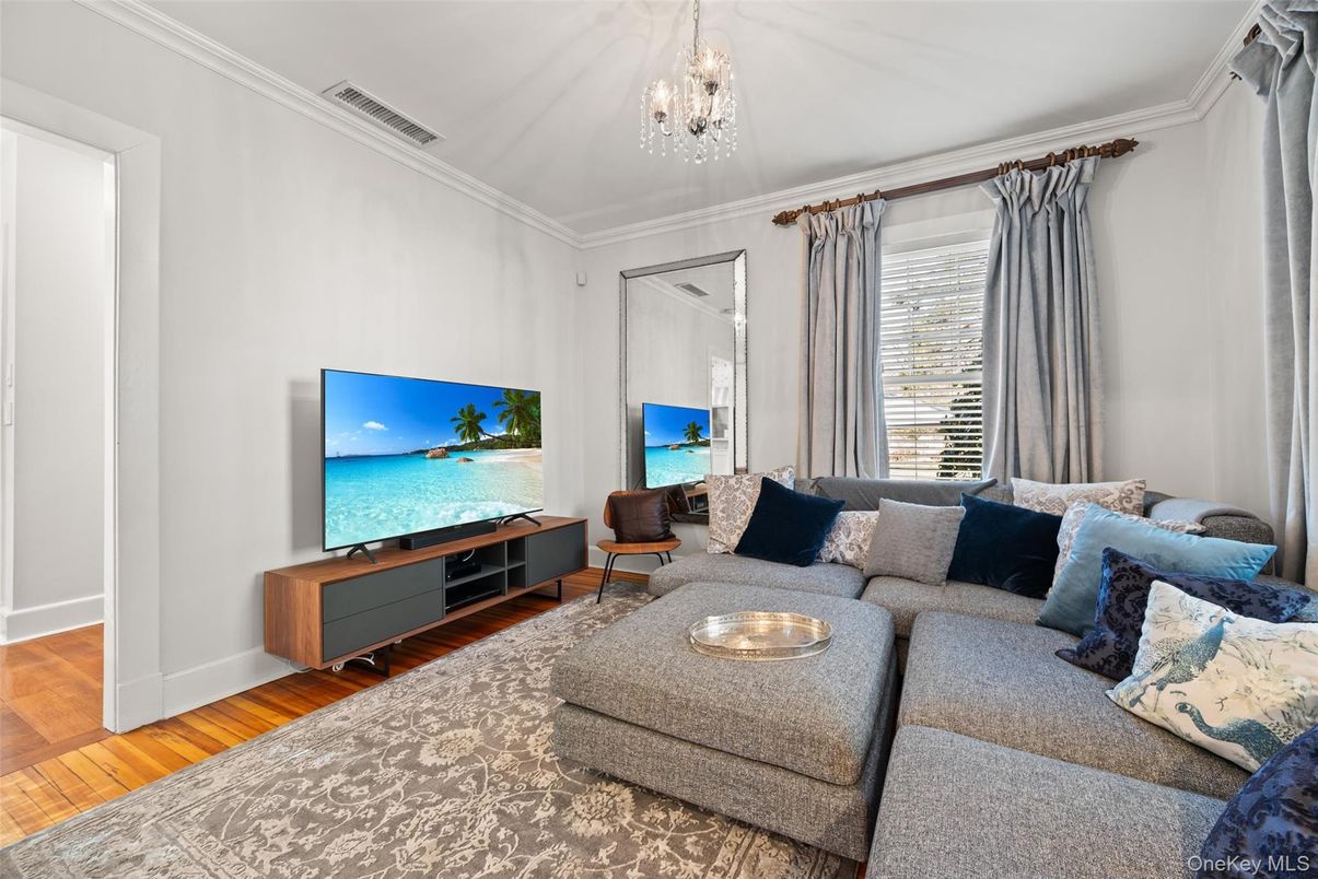 Interior, Living room, Pendant Lights, Wood Texture Flooring