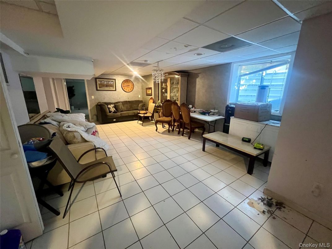 Chandelier, Dining room, Interior, Living room