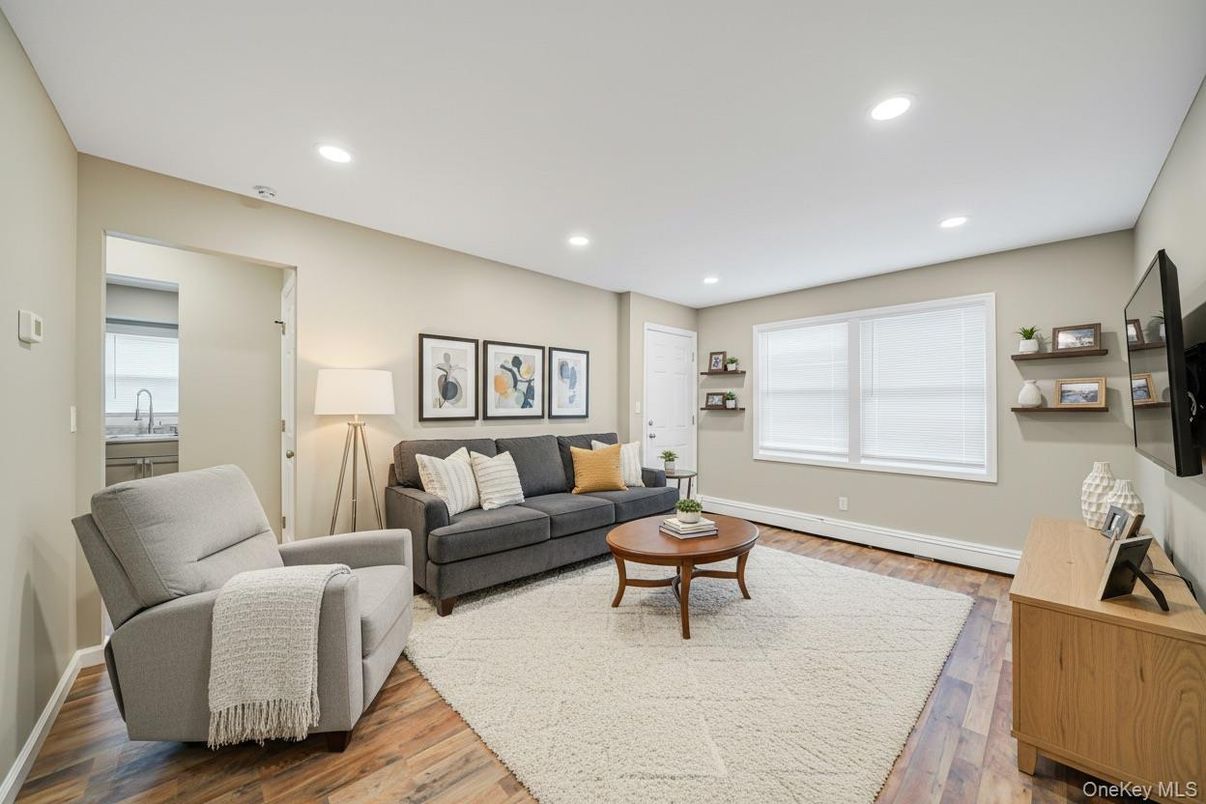 Interior, Living room, Recessed Lighting, Wood Texture Flooring