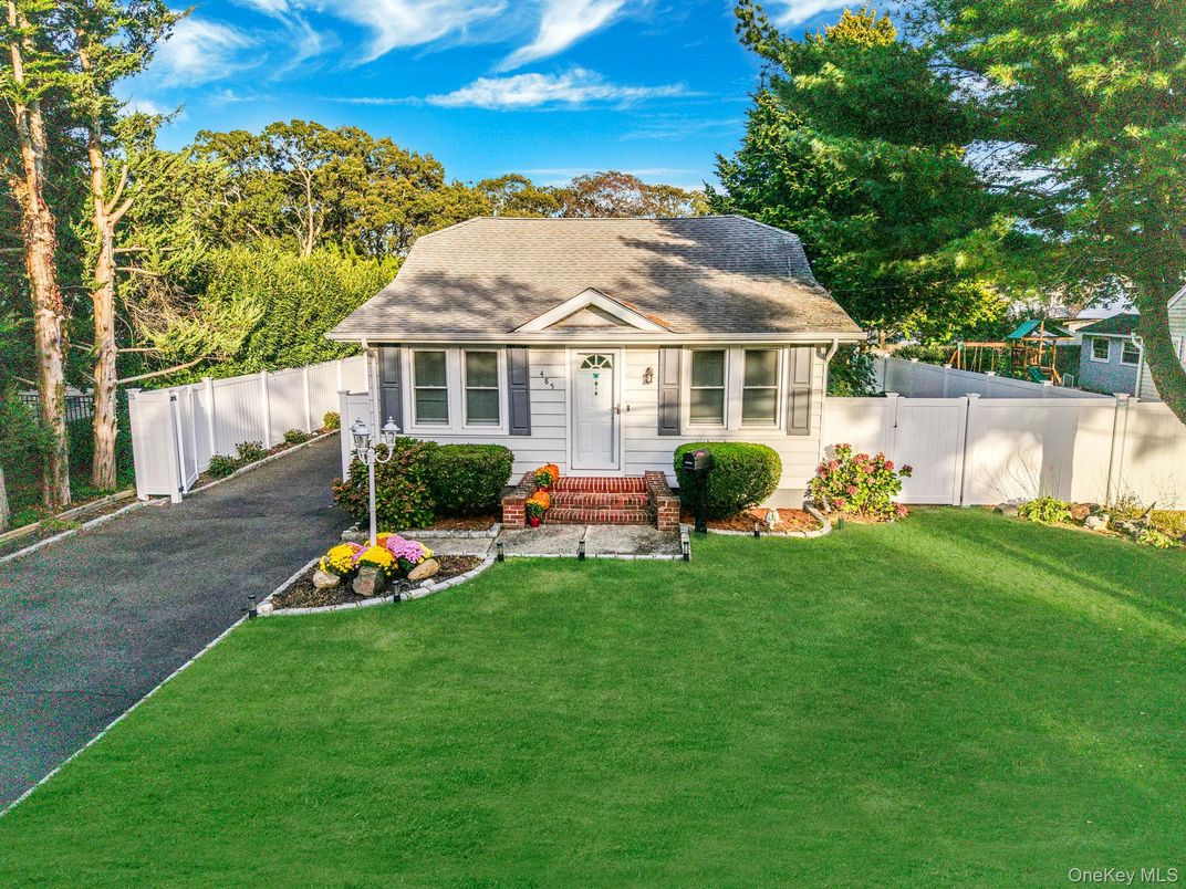 Backyard, Exterior, Facade, Cape Cod