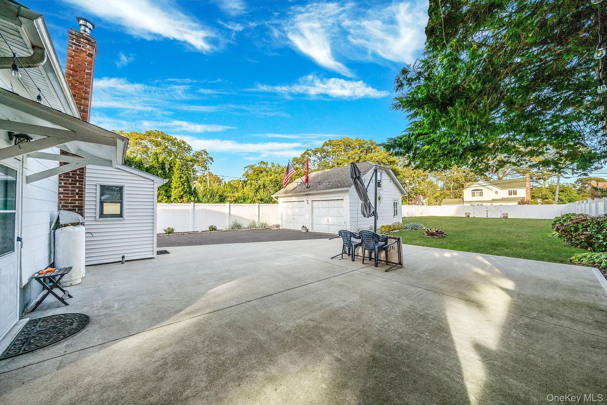 Backyard, Detached Garage, Exterior