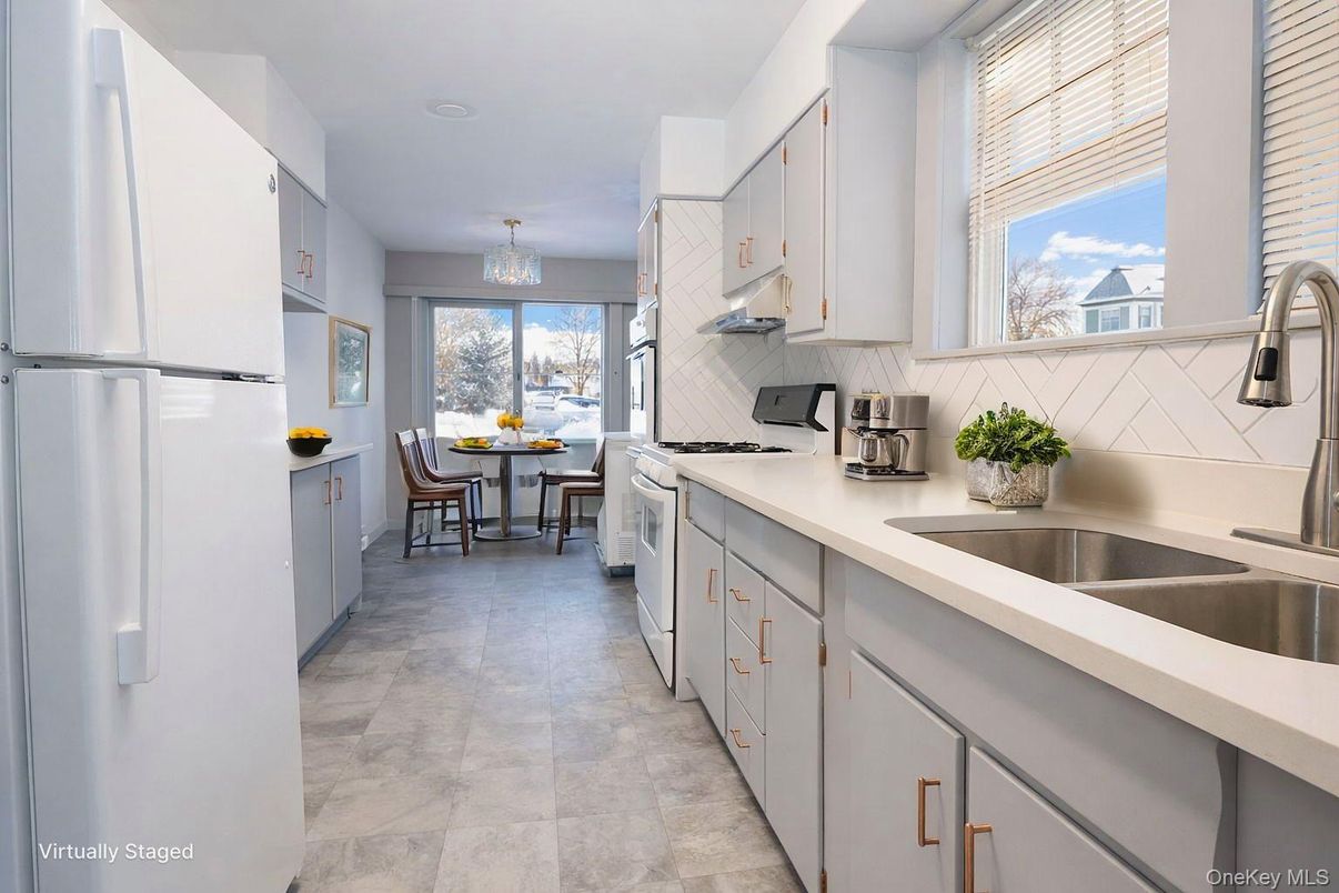Chandelier, Dining room, Interior, Kitchen, Recessed Lighting